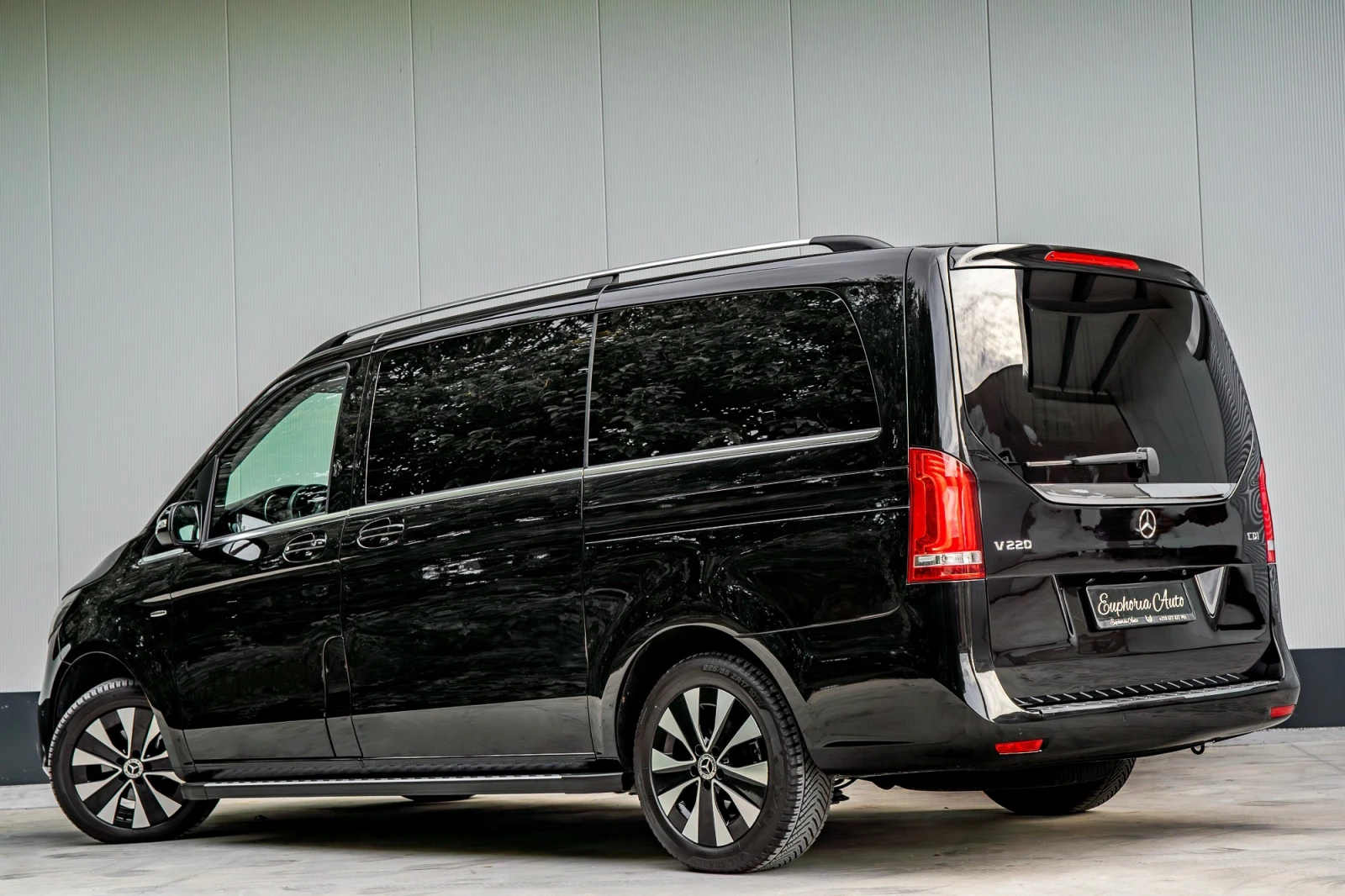 Mercedes-Benz V 220 d* 4MATIC* EXCLUSIVE* LONG* LUXURY* TV* BUSINESS - изображение 3
