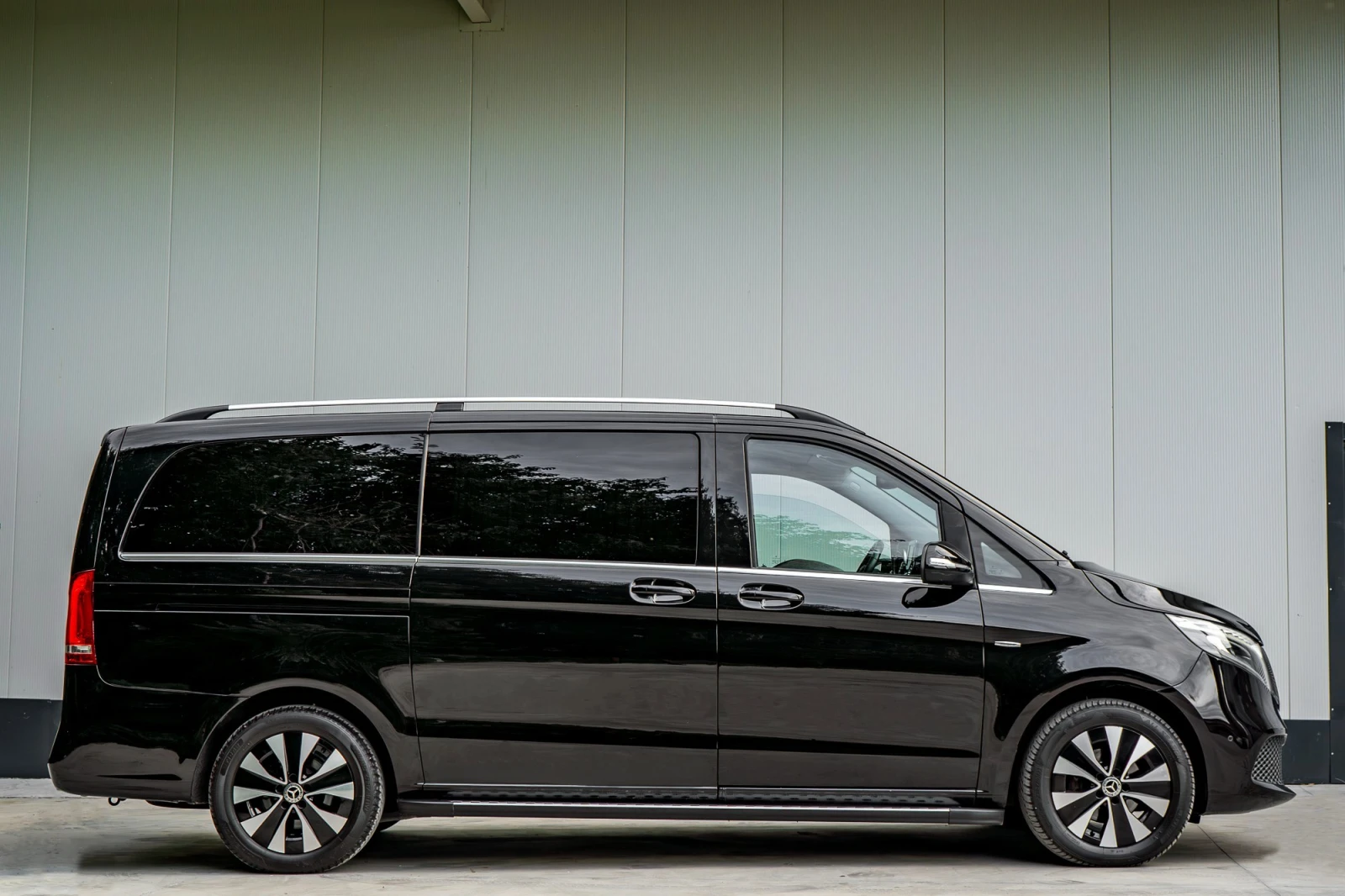 Mercedes-Benz V 220 d* 4MATIC* EXCLUSIVE* LONG* LUXURY* TV* BUSINESS - изображение 6