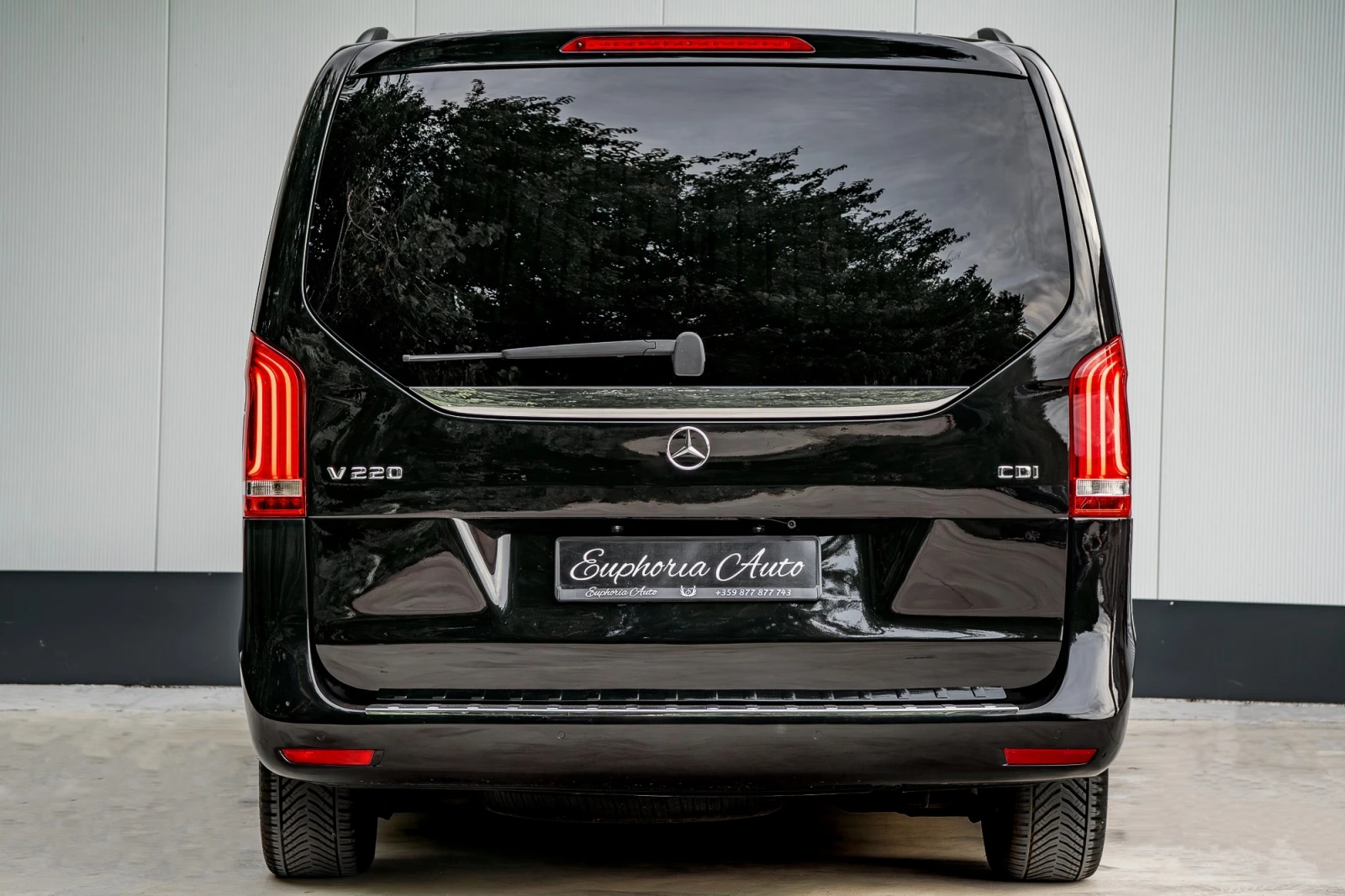 Mercedes-Benz V 220 d* 4MATIC* EXCLUSIVE* LONG* LUXURY* TV* BUSINESS - изображение 4