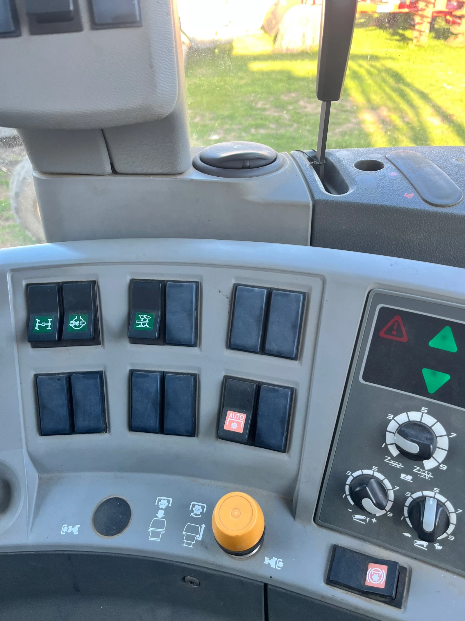 Трактор Claas Arion 640 CIS / ТОП СЪСТОЯНИЕ - изображение 9