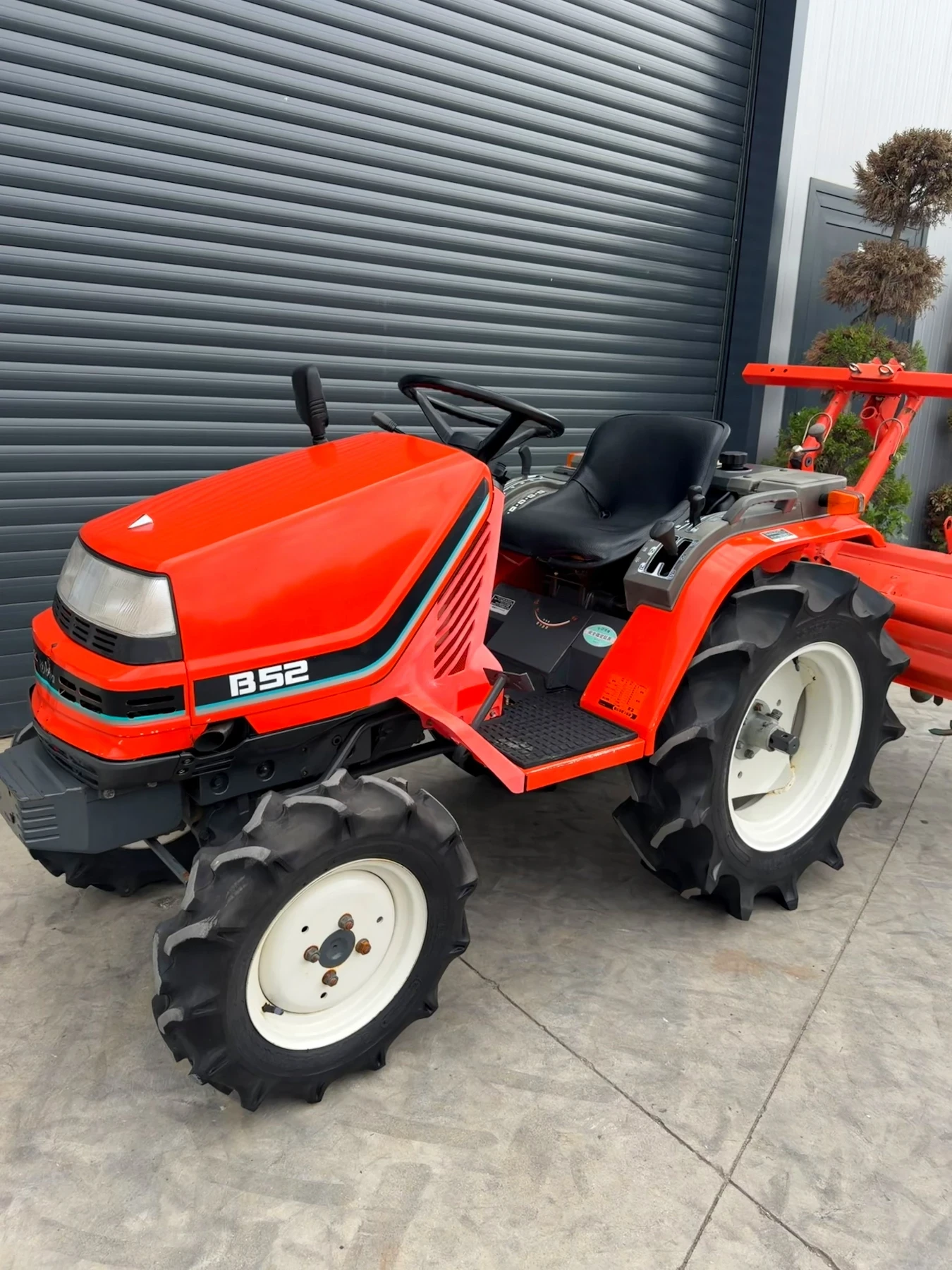 Трактор Kubota B52 15кс., снимка 5 - Селскостопанска техника - 55315683