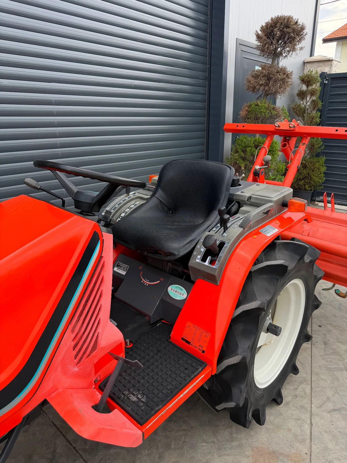 Трактор Kubota B52 15кс., снимка 7 - Селскостопанска техника - 55315683