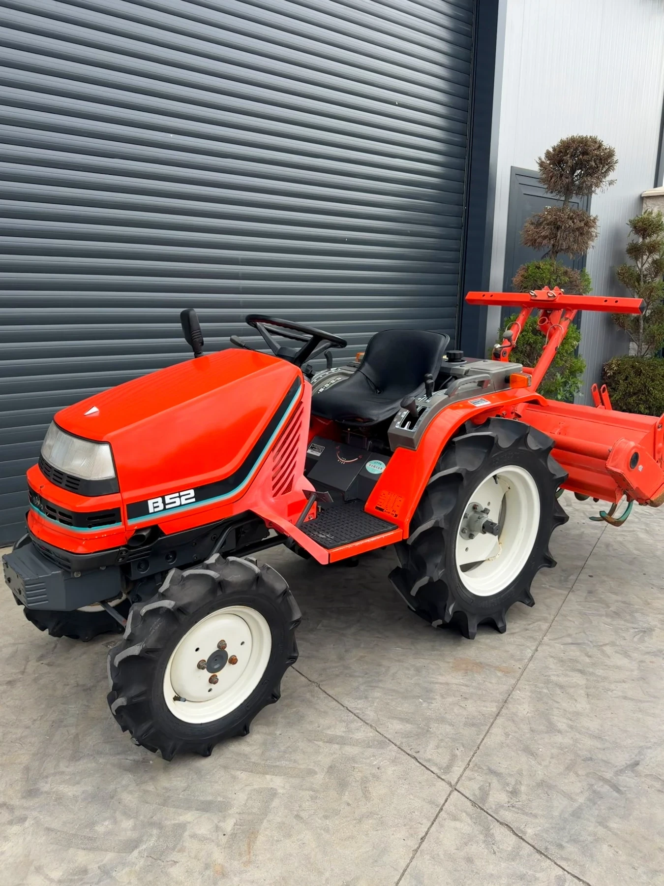 Трактор Kubota B52 15кс., снимка 3 - Селскостопанска техника - 55315683