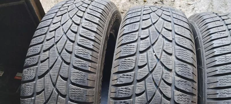 Гуми Зимни 235/65R17, снимка 2 - Гуми и джанти - 35124762