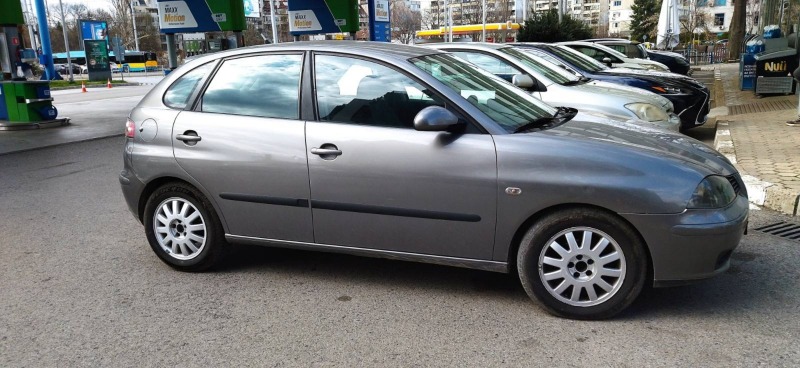 Seat Ibiza 1.4, снимка 5 - Автомобили и джипове - 45631322