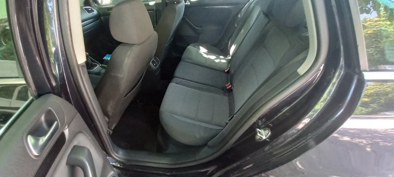 VW Golf Variant 1.6 TDI, снимка 8 - Автомобили и джипове - 46787369