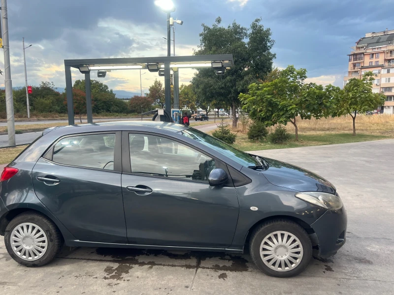 Mazda 2, снимка 2 - Автомобили и джипове - 49481158