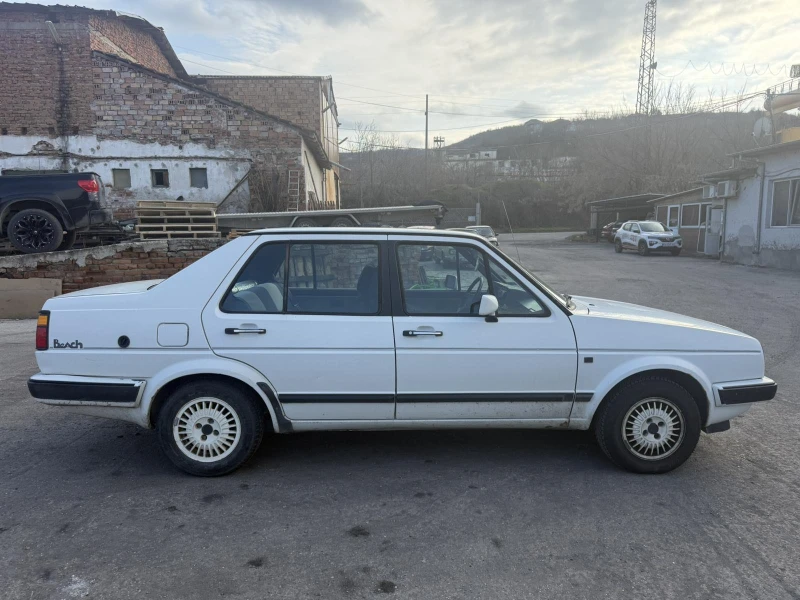 VW Jetta, снимка 2 - Автомобили и джипове - 48995200