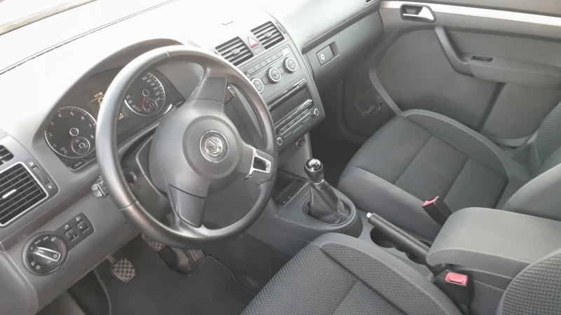 VW Touran 1.2TSI 6+ 1, снимка 10 - Автомобили и джипове - 49406443