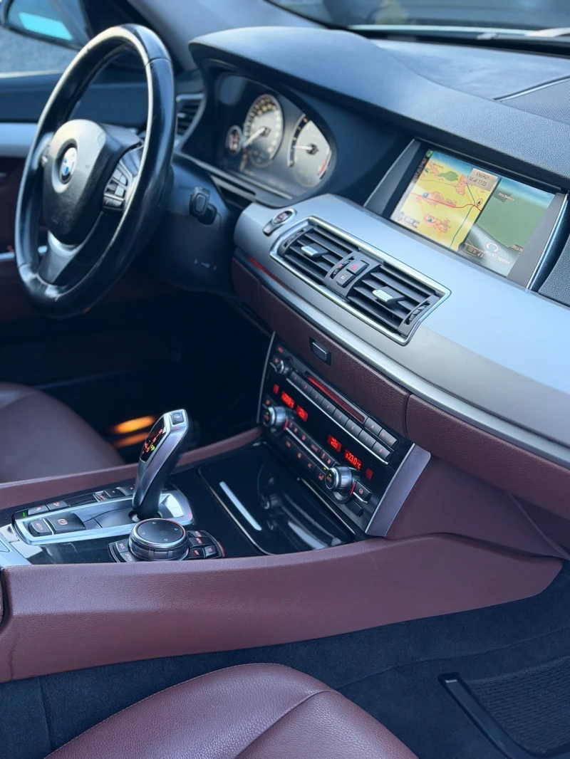 BMW 5 Gran Turismo 3.0D* X-DRIVE* DISTRONIC* СОБСТВЕН ЛИЗИНГ, снимка 10 - Автомобили и джипове - 49998370