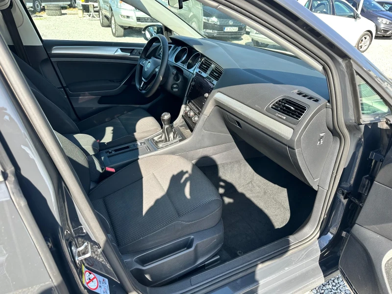 VW Golf 1.6 TDI, снимка 10 - Автомобили и джипове - 52133428