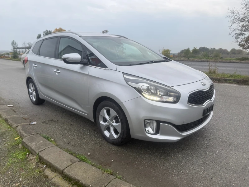 Kia Carens 1.7 NAVI 7 места ШВЕЙЦАРИЯ, снимка 4 - Автомобили и джипове - 52349917