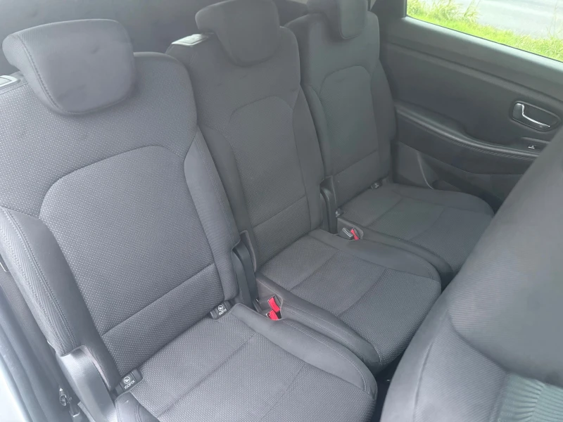 Kia Carens 1.7 NAVI 7 места ШВЕЙЦАРИЯ, снимка 11 - Автомобили и джипове - 52349917