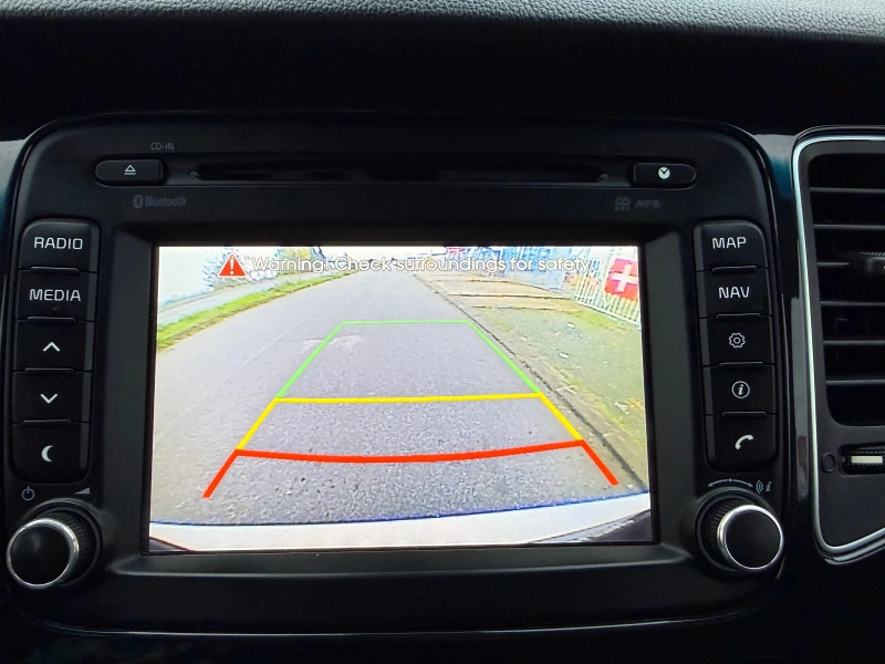 Kia Carens 1.7 NAVI 7 места ШВЕЙЦАРИЯ, снимка 9 - Автомобили и джипове - 52349917