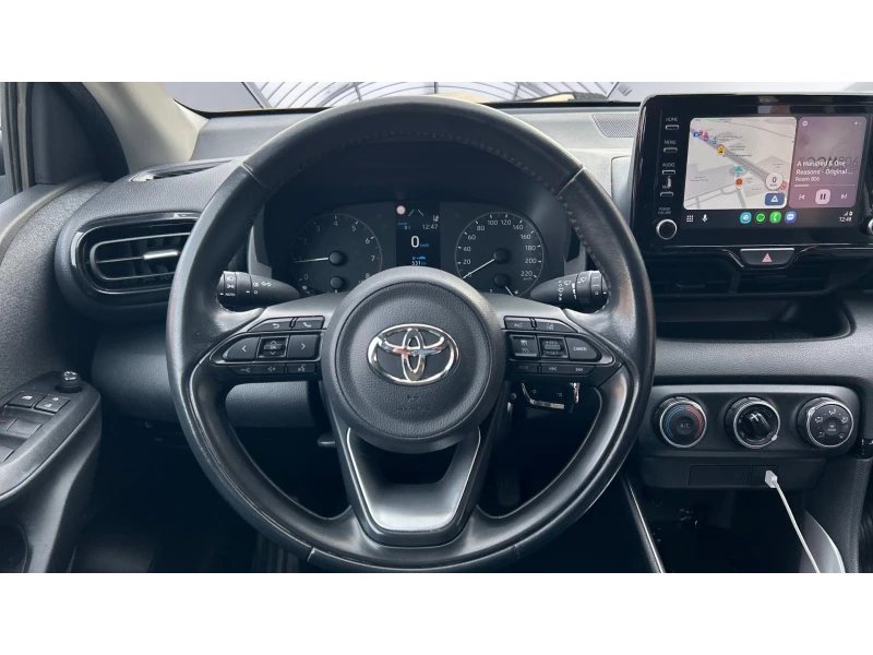Toyota Yaris 1.5i M/T, Месечна вноска от 333 лв., снимка 17 - Автомобили и джипове - 52662106