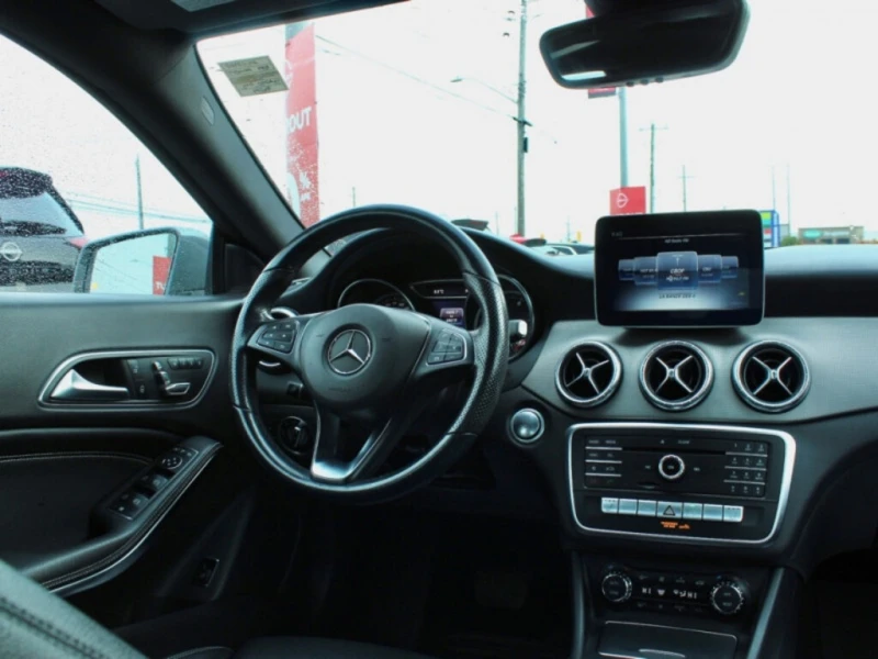 Mercedes-Benz CLA * 250 4MATIC Coupe Sunroof * CARFAX * ЦЕНА ДО БГ, снимка 15 - Автомобили и джипове - 52727729