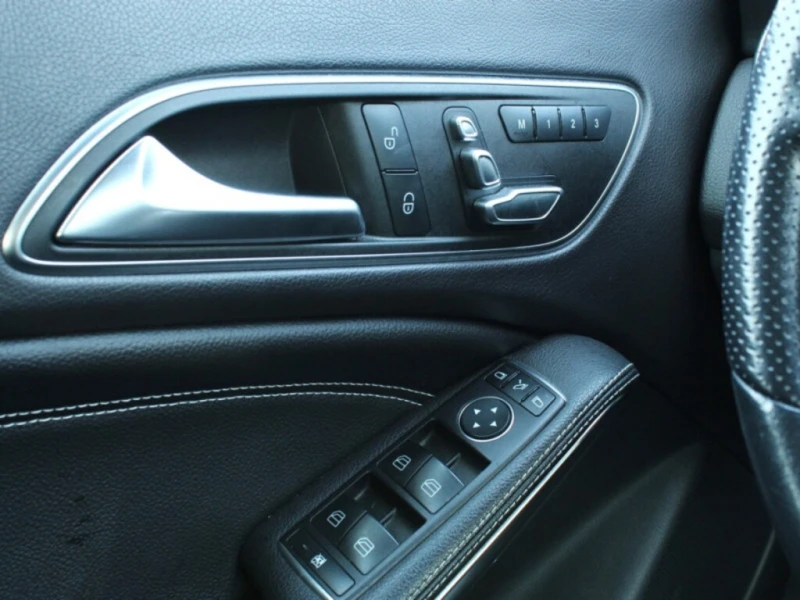 Mercedes-Benz CLA * 250 4MATIC Coupe Sunroof * CARFAX * ЦЕНА ДО БГ, снимка 16 - Автомобили и джипове - 52727729