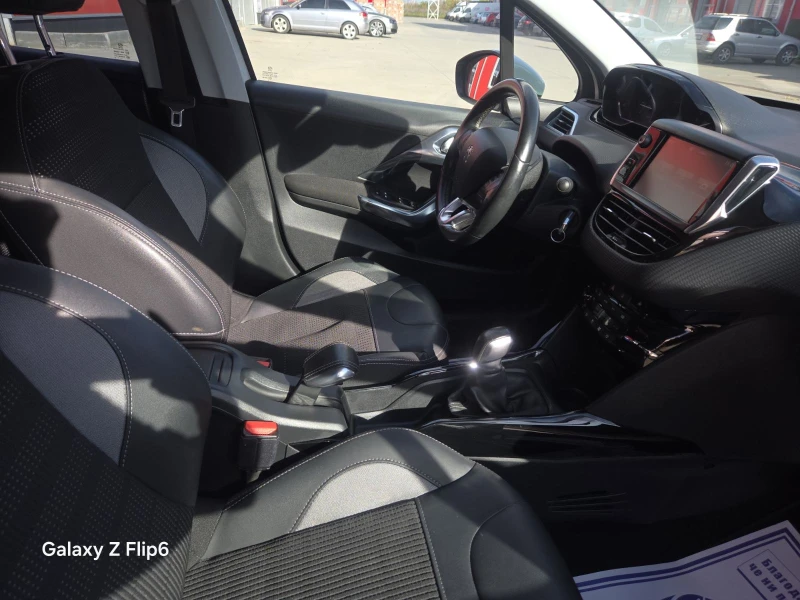 Peugeot 2008 Peugeot 2008 1.2i PURETECH ALLURE, снимка 12 - Автомобили и джипове - 52842460