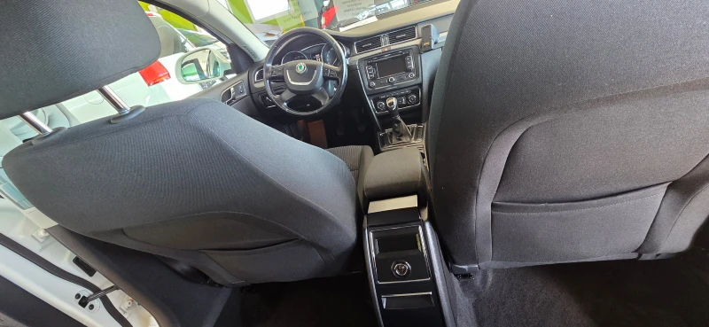 Skoda Superb 2.0 TDI COMМОN RAIL, снимка 7 - Автомобили и джипове - 53534142