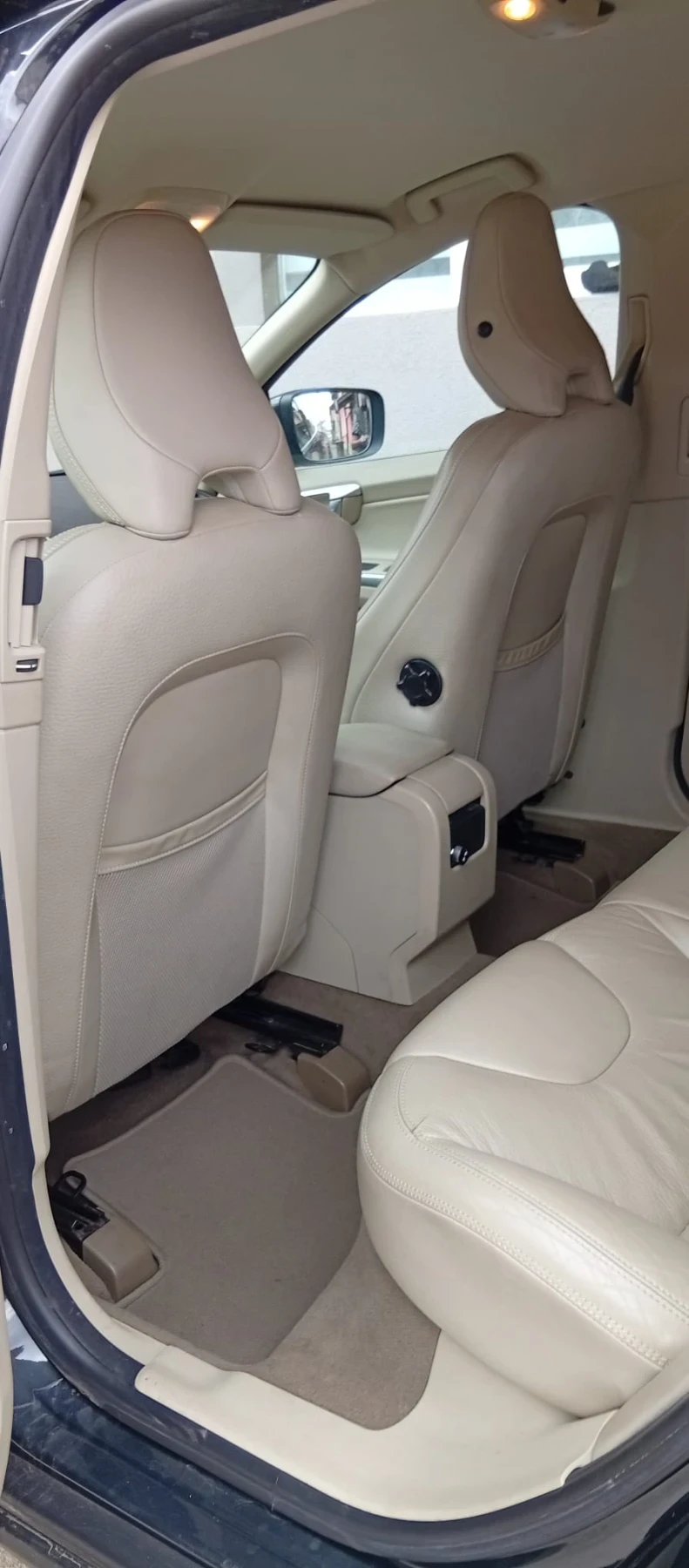 Volvo XC60 2, 4 Дизел, 4* 4, ШВЕЙЦАРИЯ, снимка 10 - Автомобили и джипове - 53638967