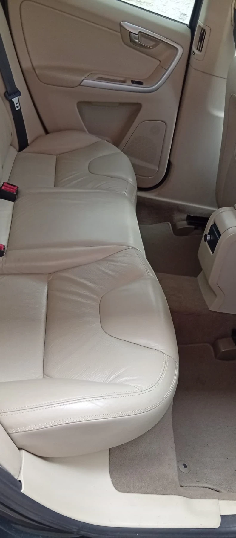 Volvo XC60 2, 4 Дизел, 4* 4, ШВЕЙЦАРИЯ, снимка 15 - Автомобили и джипове - 53638967