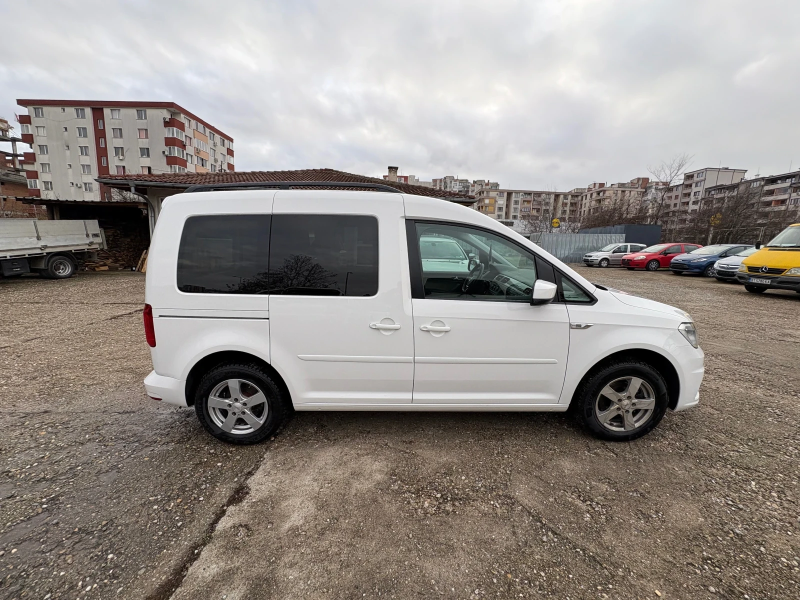 VW Caddy 2.0tdi 102hp - изображение 4