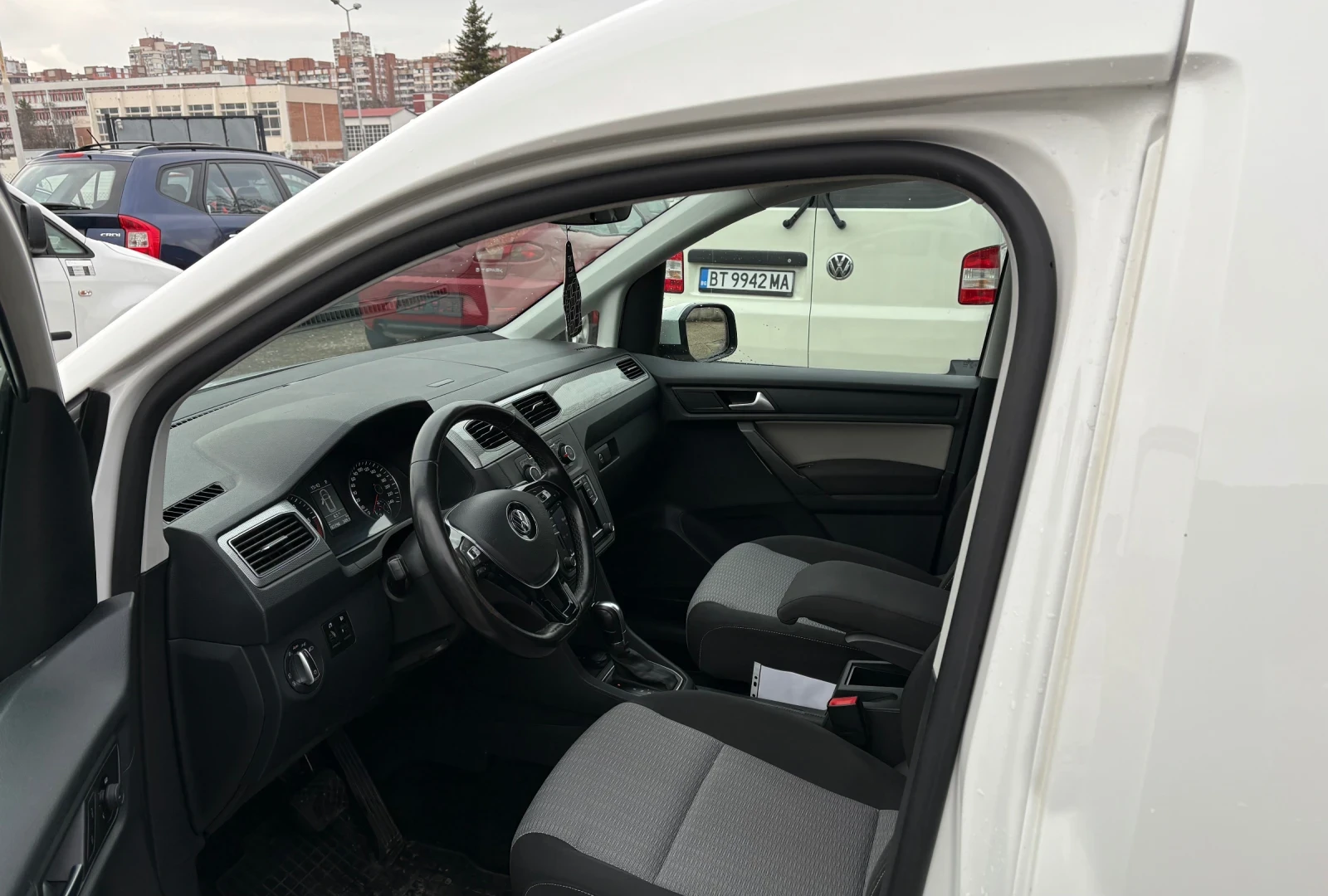 VW Caddy 2.0tdi 102hp - изображение 9