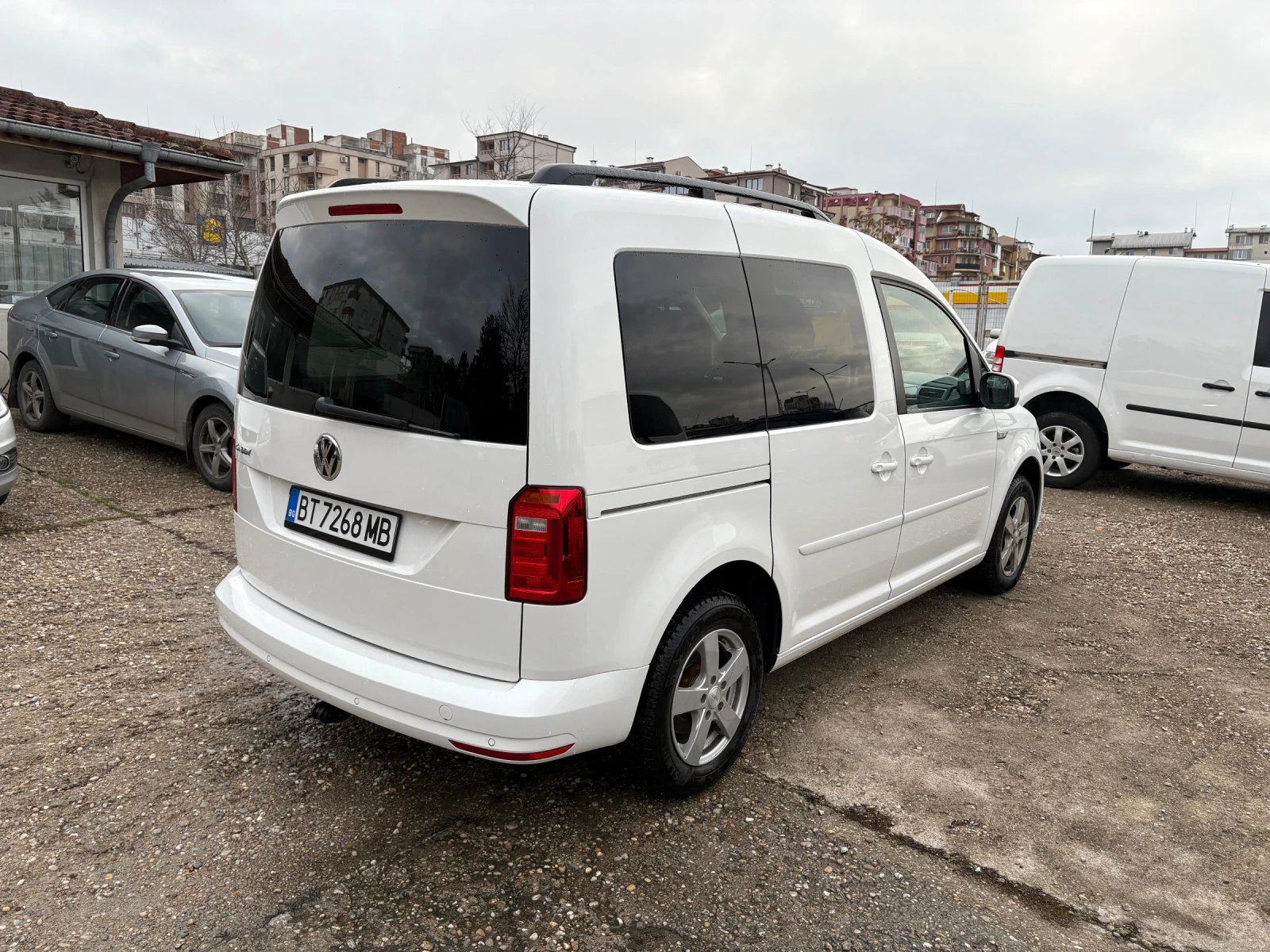 VW Caddy 2.0tdi 102hp - изображение 5