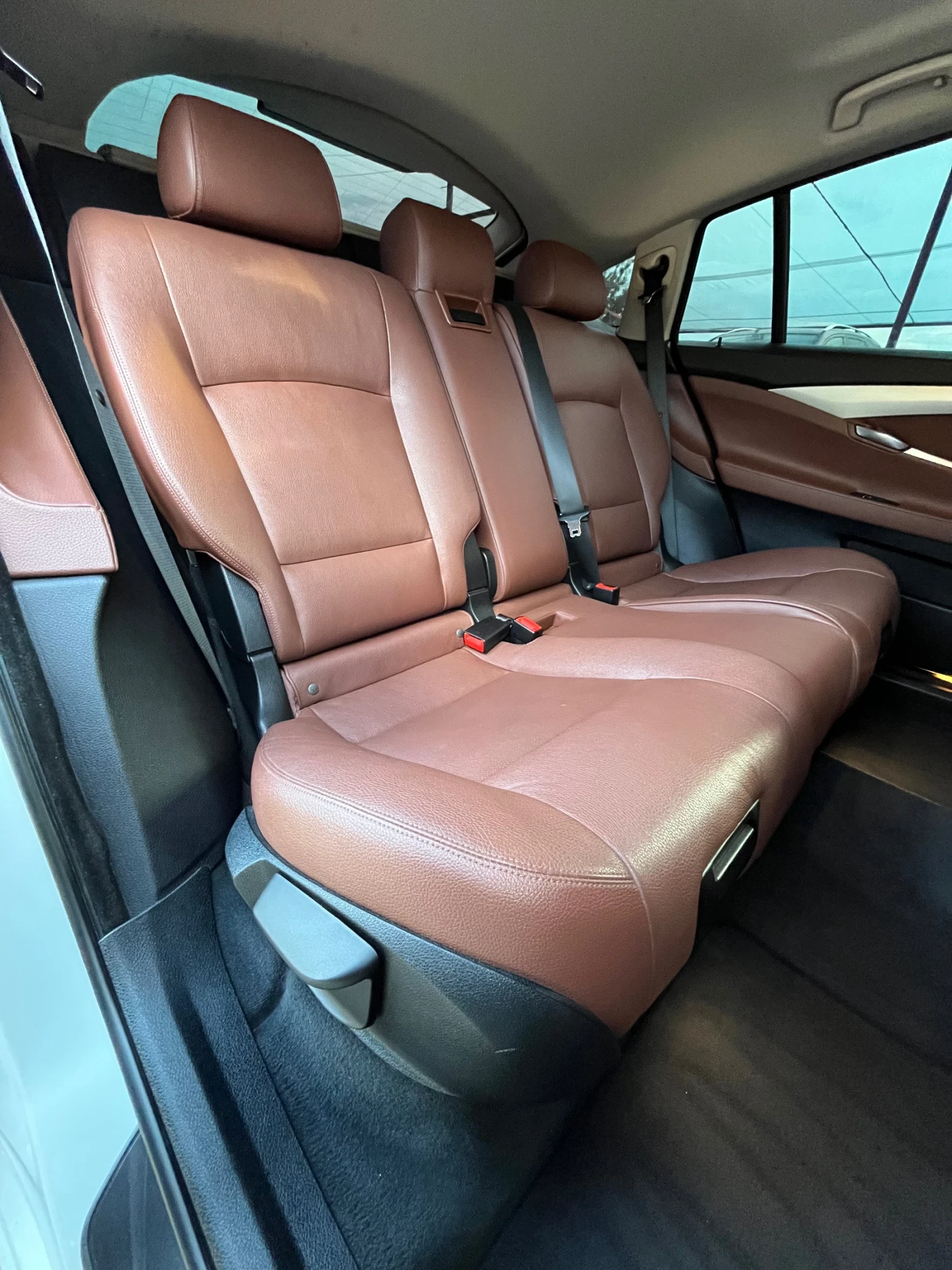 BMW 5 Gran Turismo 3.0D* X-DRIVE* DISTRONIC* СОБСТВЕН ЛИЗИНГ - изображение 8