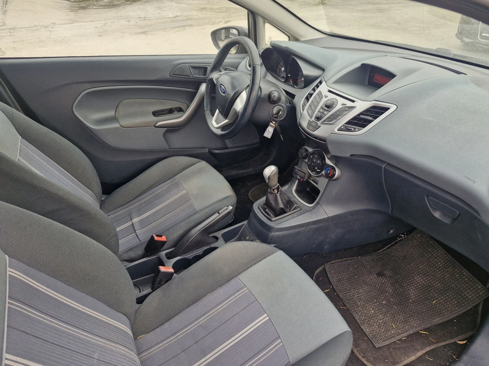 Ford Fiesta 1.2i - изображение 9