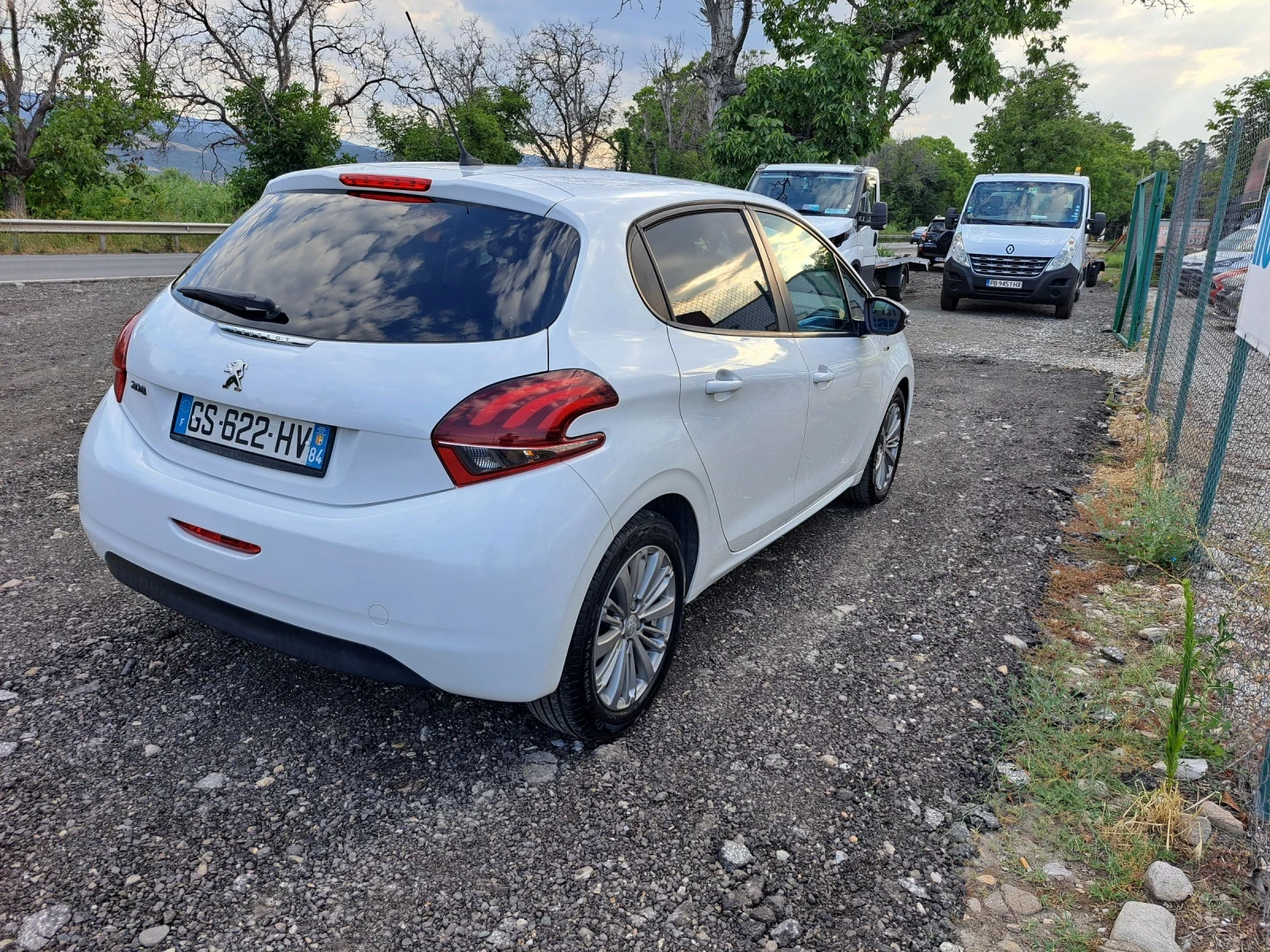 Peugeot 208 1.6 HDI EURO6 - изображение 5