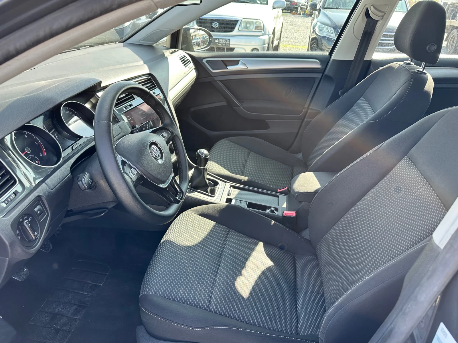 VW Golf 1.6 TDI | Mobile.bg — изображение 9