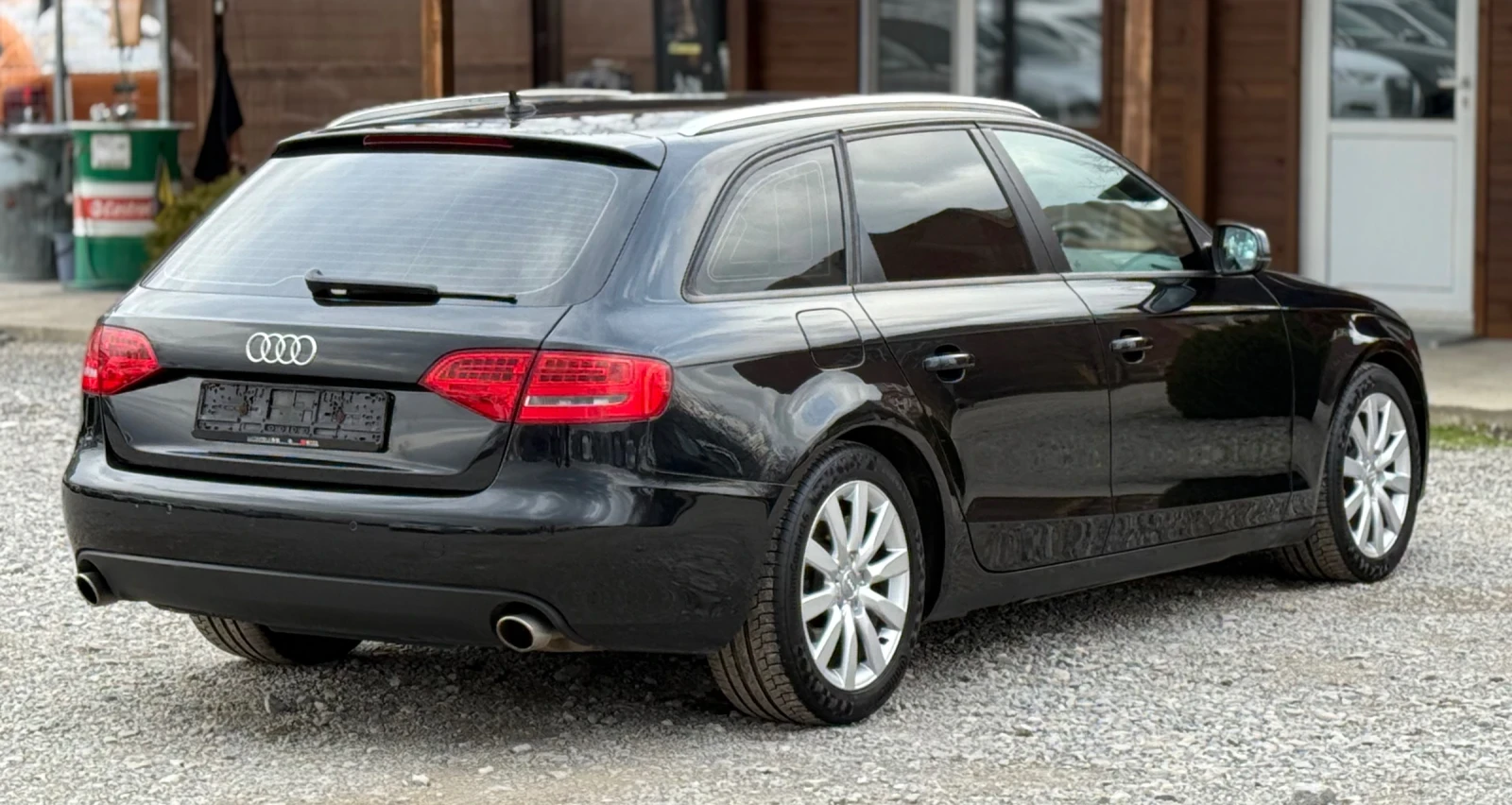 Audi A4 3.0TDi 239к.с * Навигация* * Ксенон*  - изображение 6