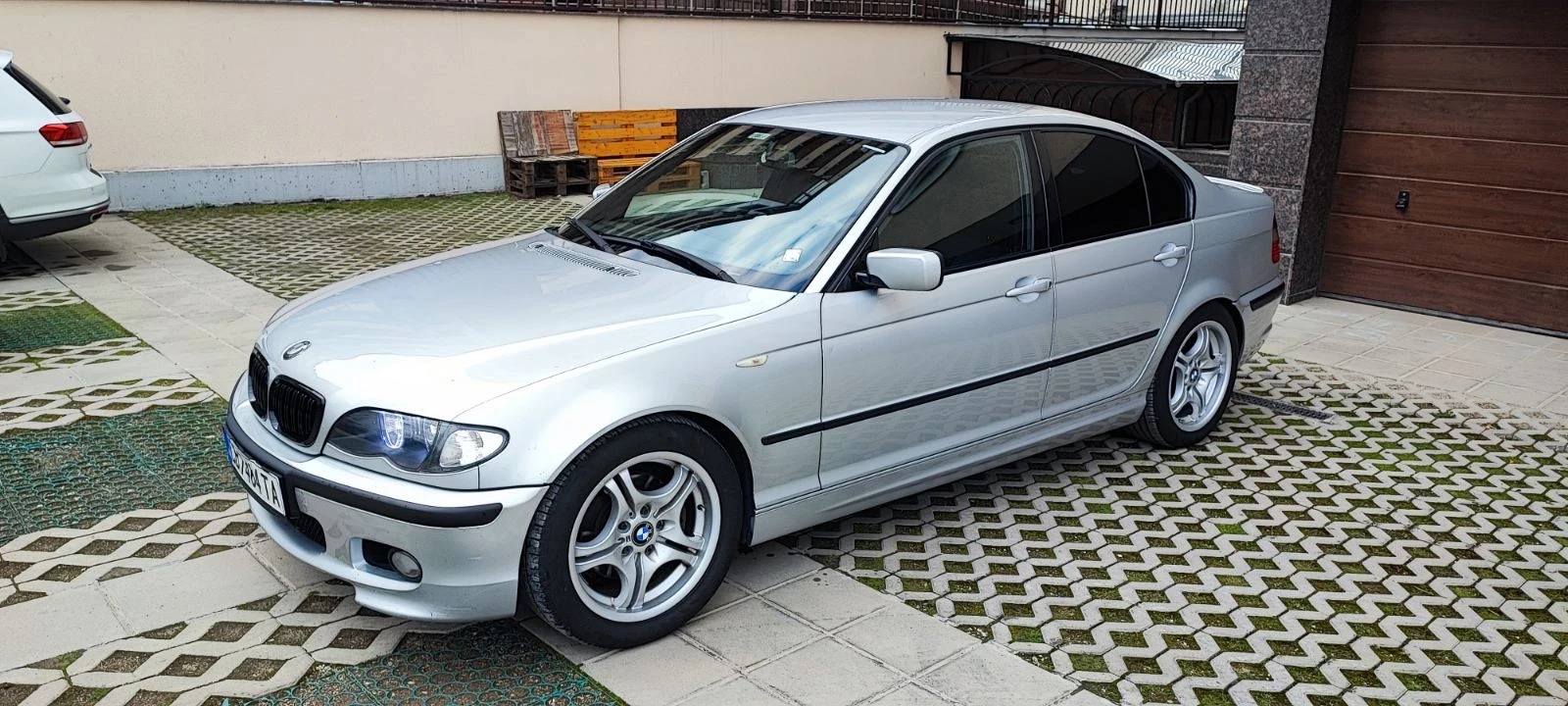 BMW 320, снимка 13 - Автомобили и джипове - 54572040