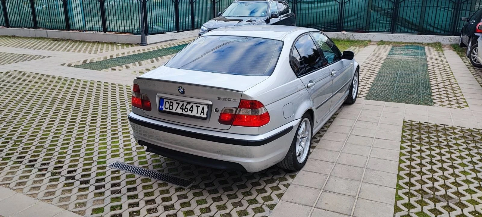 BMW 320, снимка 10 - Автомобили и джипове - 54572040