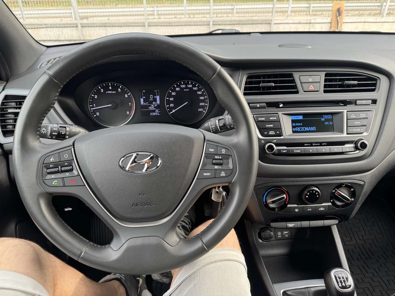 Hyundai I20 1.25BENZIN* LED* TOP* 20100KM* EVRO6, снимка 14 - Автомобили и джипове - 54873781