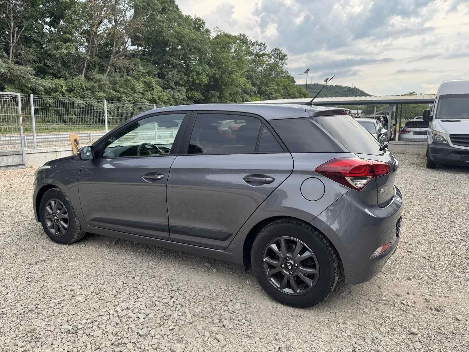 Hyundai I20 1.25BENZIN* LED* TOP* 20100KM* EVRO6, снимка 3 - Автомобили и джипове - 54873781