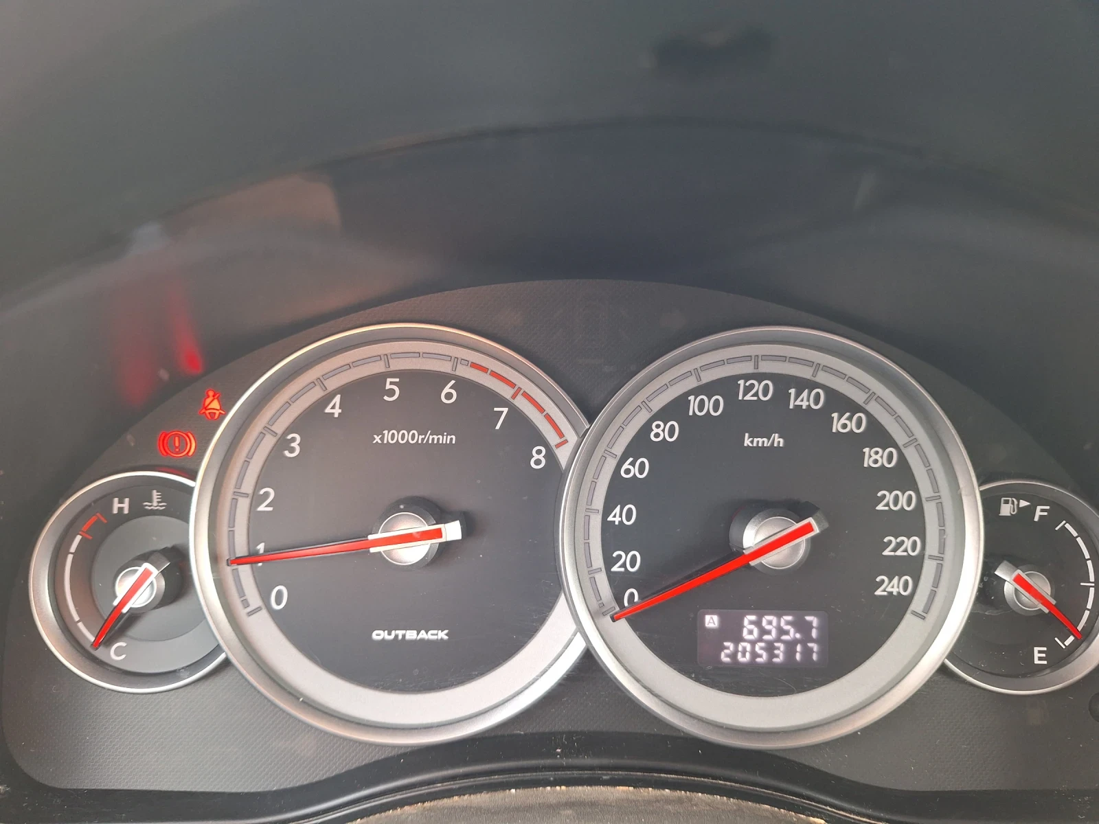 Subaru Outback 2.5 i, снимка 14 - Автомобили и джипове - 54982458