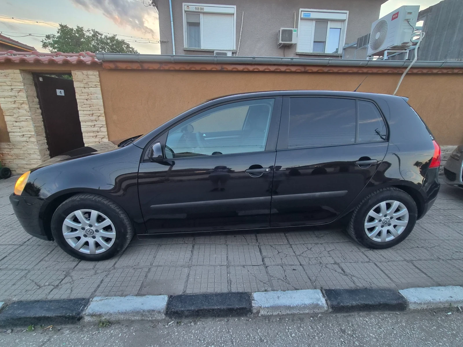 VW Golf 5, снимка 9 - Автомобили и джипове - 54985512