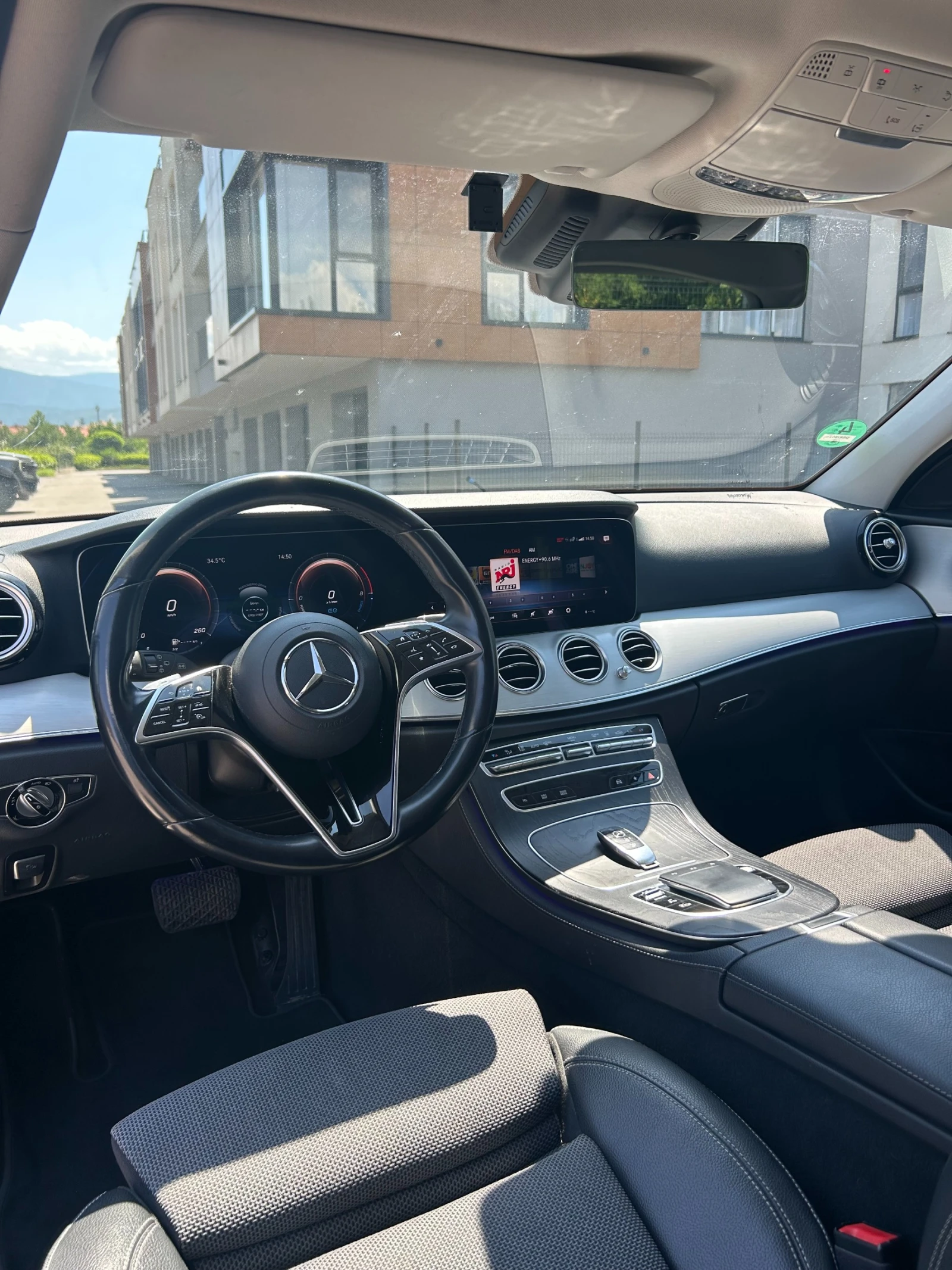 Mercedes-Benz E 300 E 300e Plug-in Hybrid, снимка 8 - Автомобили и джипове - 55366177