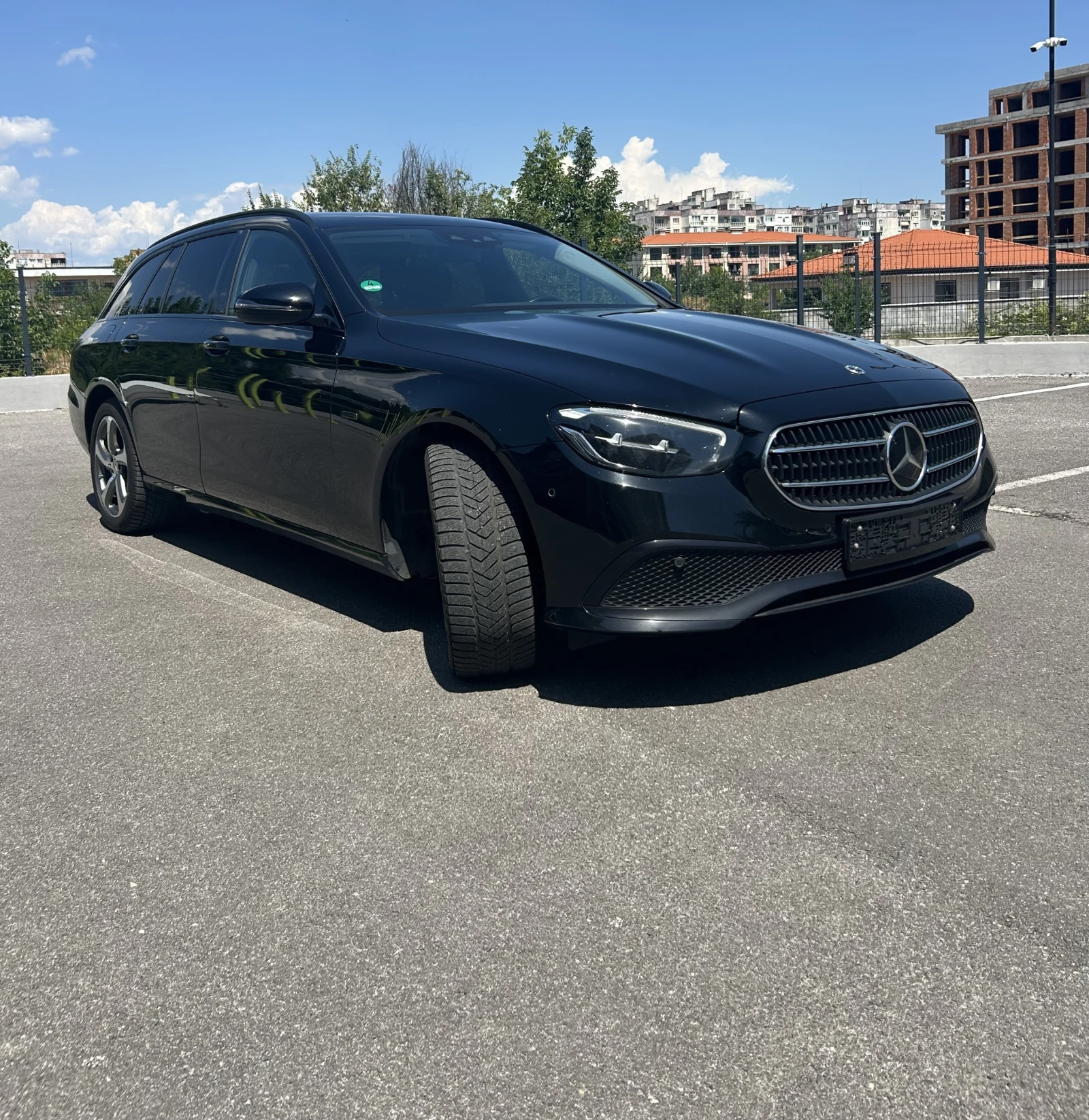 Mercedes-Benz E 300 E 300e Plug-in Hybrid, снимка 3 - Автомобили и джипове - 55366177