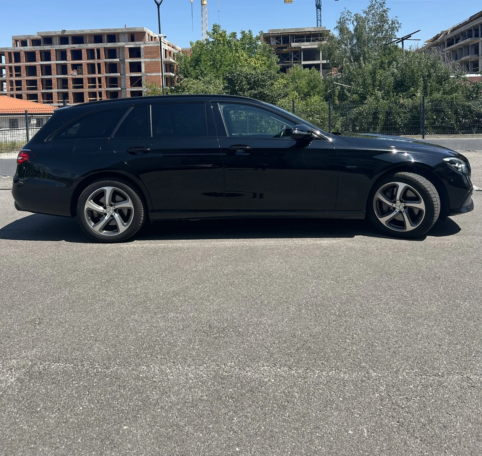 Mercedes-Benz E 300 E 300e Plug-in Hybrid, снимка 7 - Автомобили и джипове - 55366177