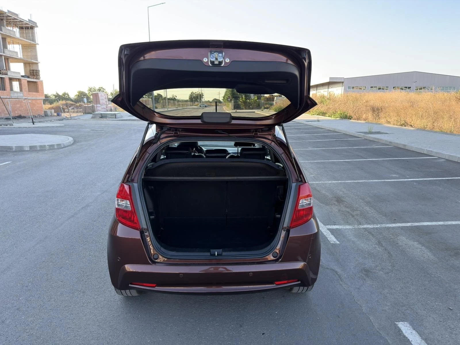Honda Jazz 1.4i Swiss, снимка 8 - Автомобили и джипове - 55743424