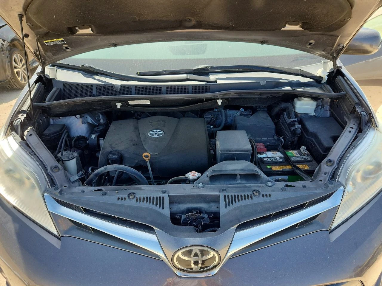 Toyota Sienna 3.5l Xle 8-Passenger, снимка 12 - Автомобили и джипове - 56041927