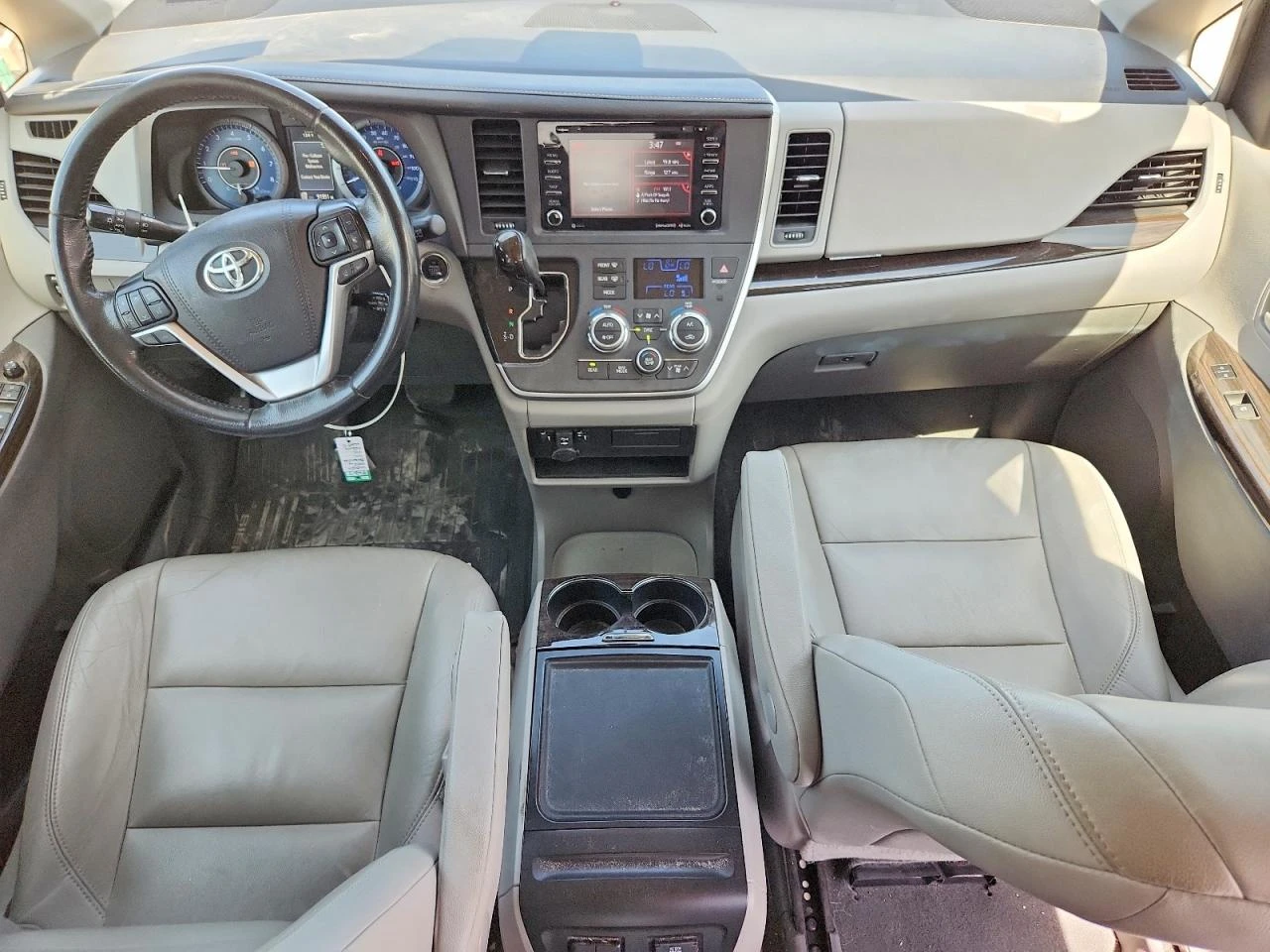Toyota Sienna 3.5l Xle 8-Passenger, снимка 8 - Автомобили и джипове - 56041927