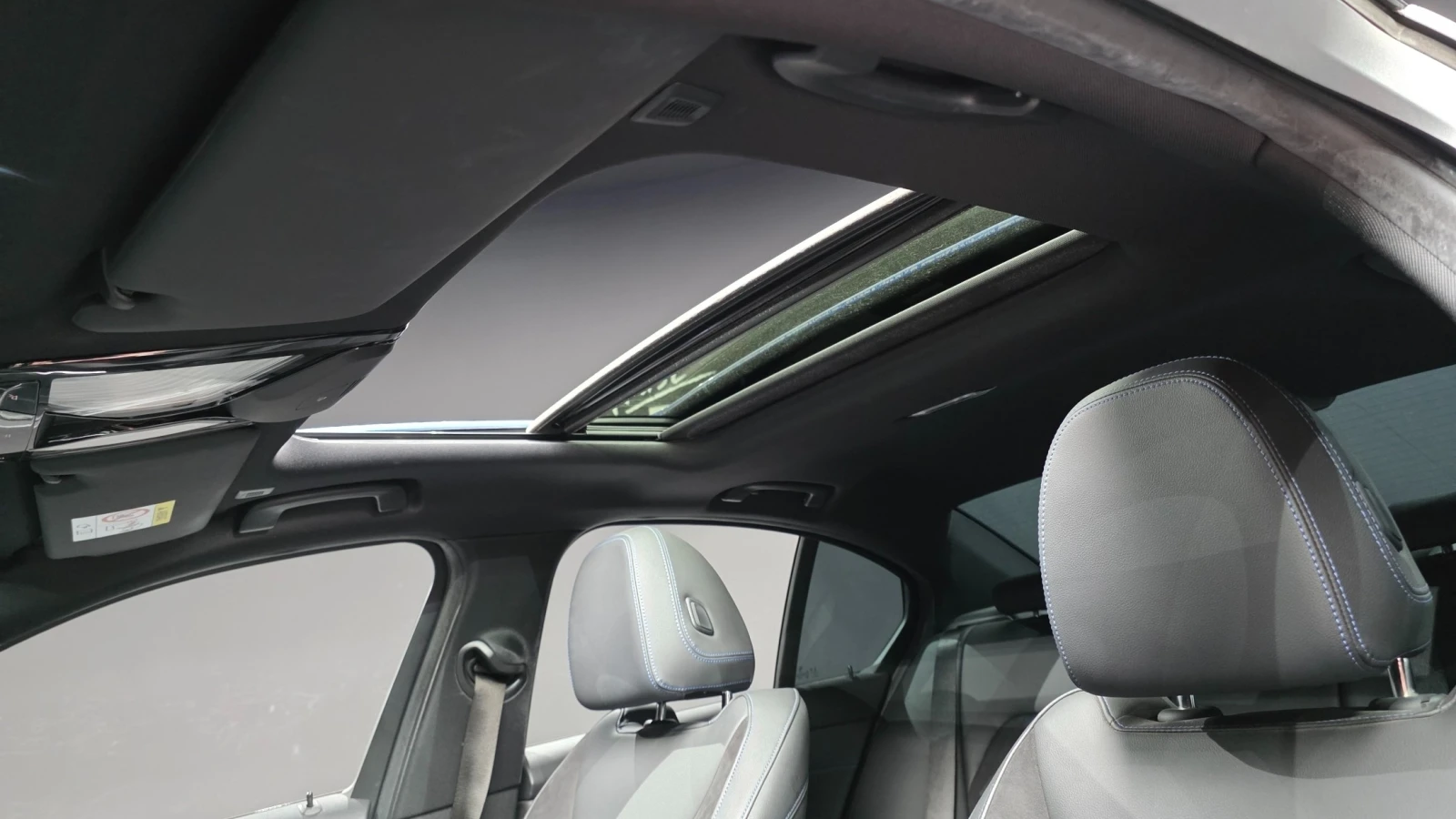 BMW 320 i M Sport | HUD | 360  | ACC, снимка 16 - Автомобили и джипове - 56214173
