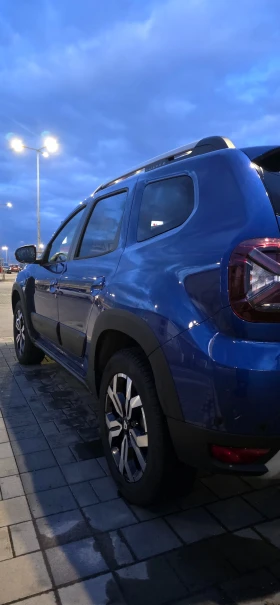 Dacia Duster TCe 100 ECO-G 4x2 BVM6  пълна сервизна история! - 13700 € / 26794.87 лв. - 41393831 5