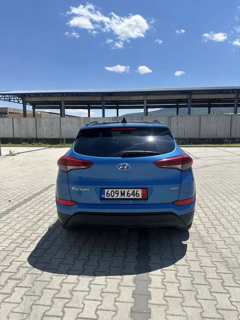 Hyundai Tucson Luxury 2.0L 4x4, снимка 15 - Автомобили и джипове - 47202338