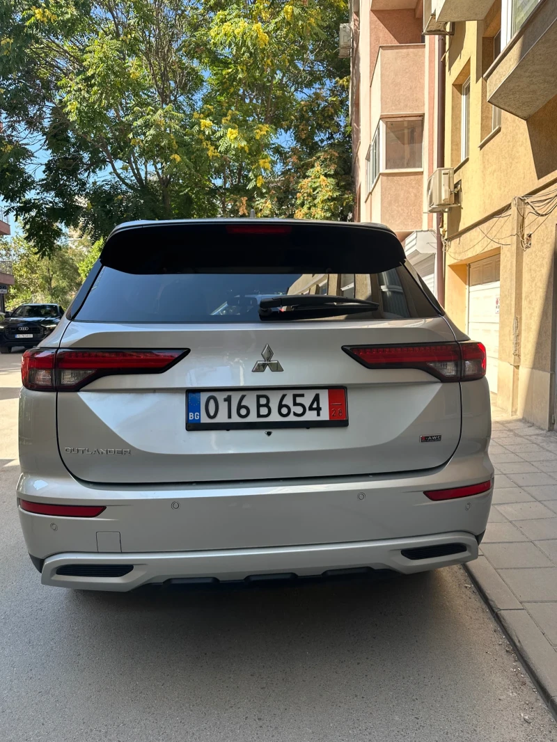 Mitsubishi Outlander, снимка 7 - Автомобили и джипове - 52517668