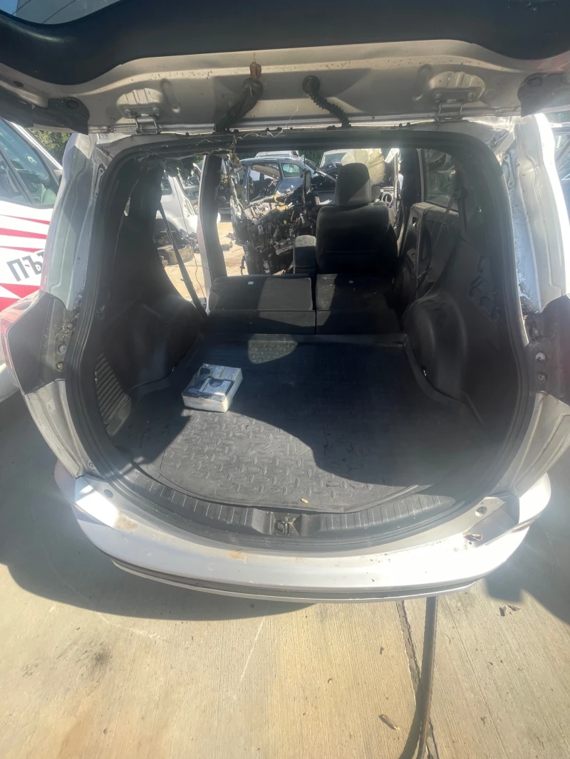 Toyota Rav4, снимка 3 - Автомобили и джипове - 51501848